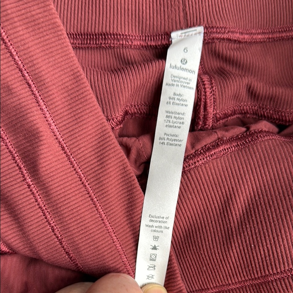 Lululemon Athletica Maroon Sweatpants with Tapered Ankle